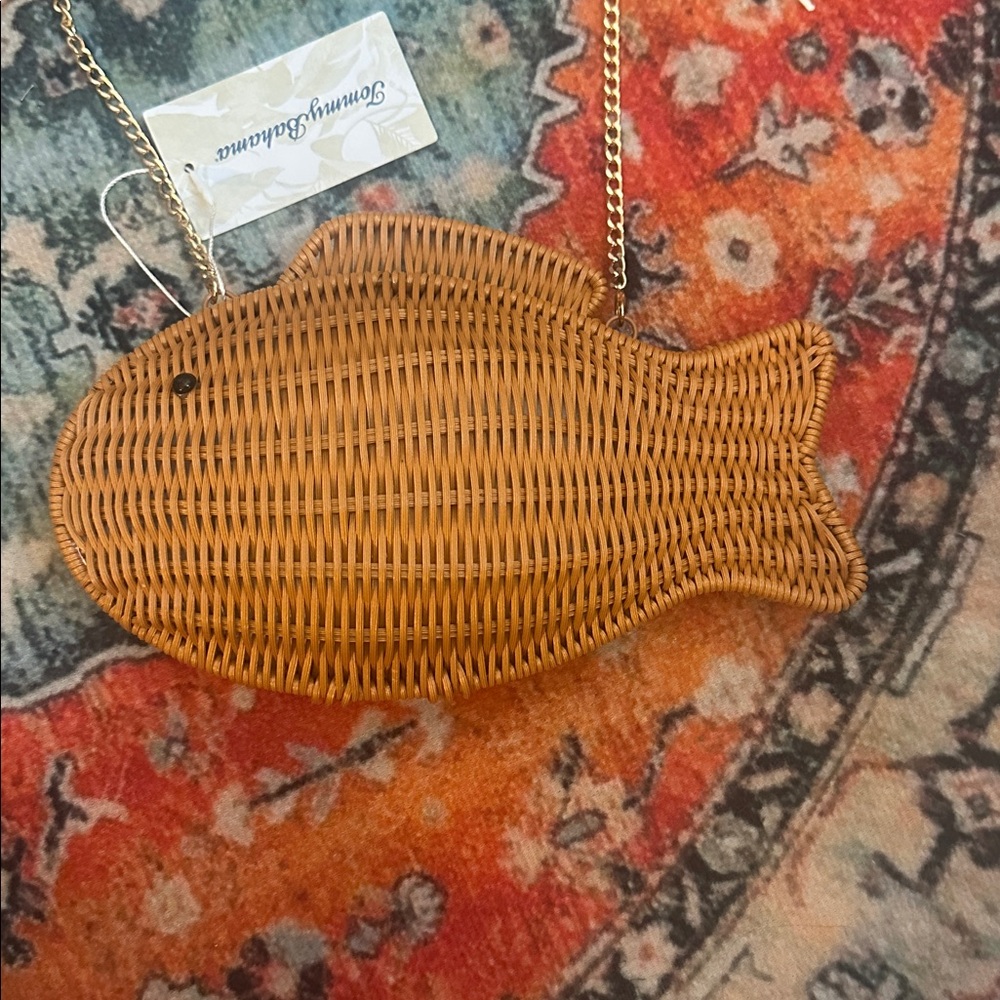 NWT Tommy Bahama Wicker Fish Handbag - Picture 4 of 11